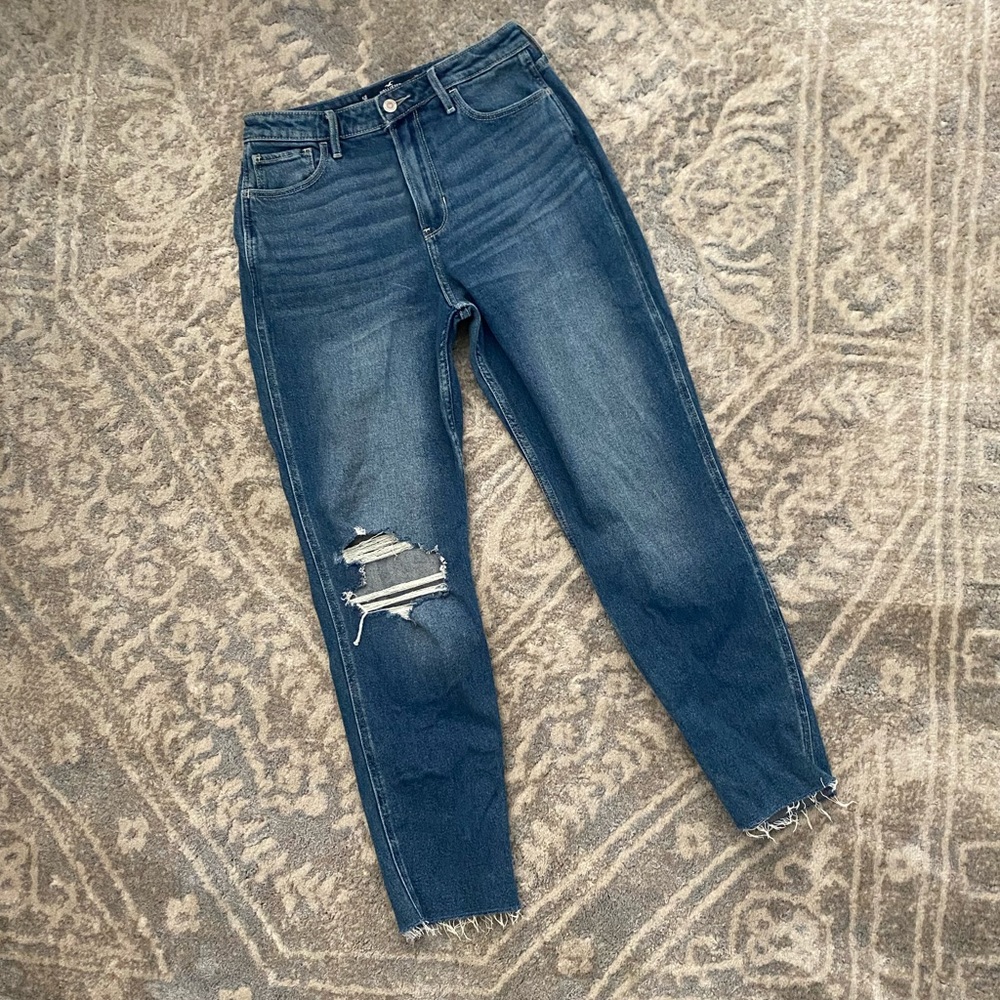 HOLLISTER Ultra‎ High Rise Mom Jean - Picture 2 of 9